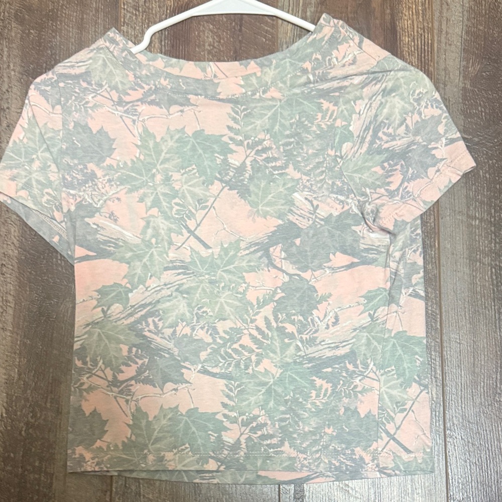 PacSun Pastel Pink and Sage Camo Print Short Sleeve Tee